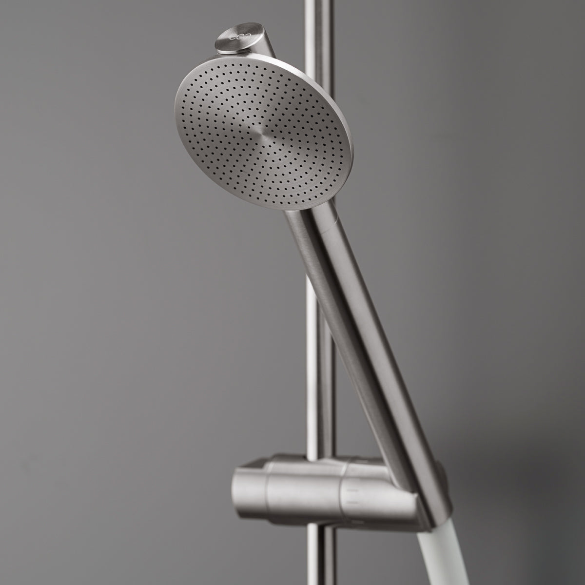 Cea Design Free Ideas douchette à main avec support, raccord d'eau et flexible blanc FRE95 Cea Design Free Ideas douchette à main avec support, raccord d'eau et flexible blanc FRE95