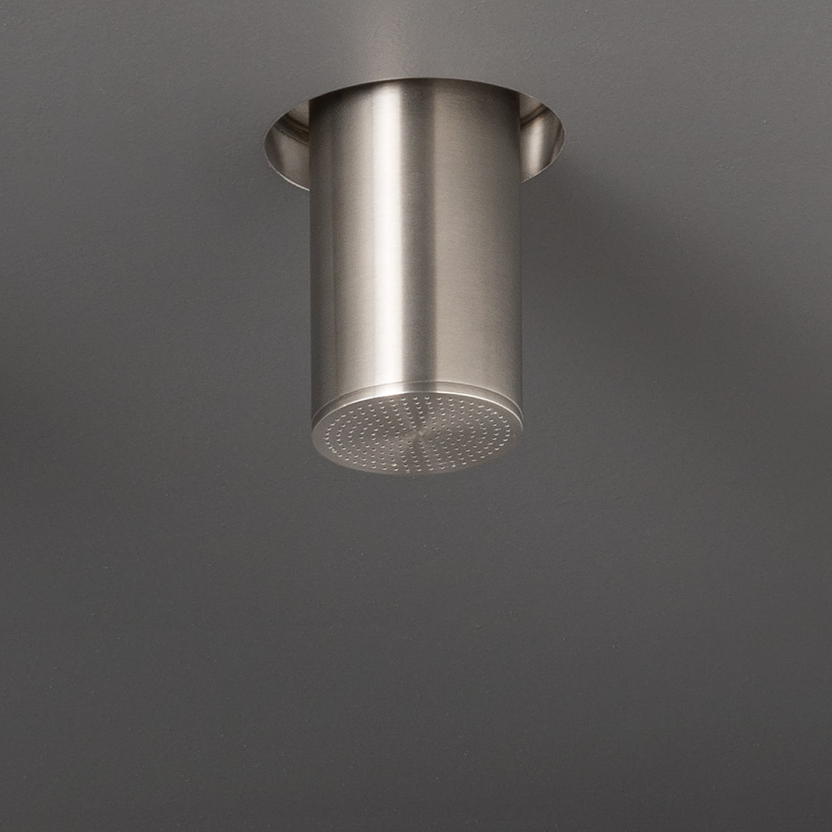 Ceadesign FREE IDEAS COLLECTION -Soffione doccia in acciaio con getto a pioggia areato, installazione a semi-incasso- FRE120+INC08