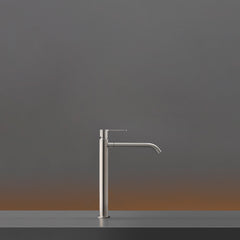 Ceadesign INNOVO - Miscelatore monoforo per lavabo da appoggio H. 315 mm con bocca di erogazione girevole per getto a zampillo, apertura dall'acqua fredda - INV05