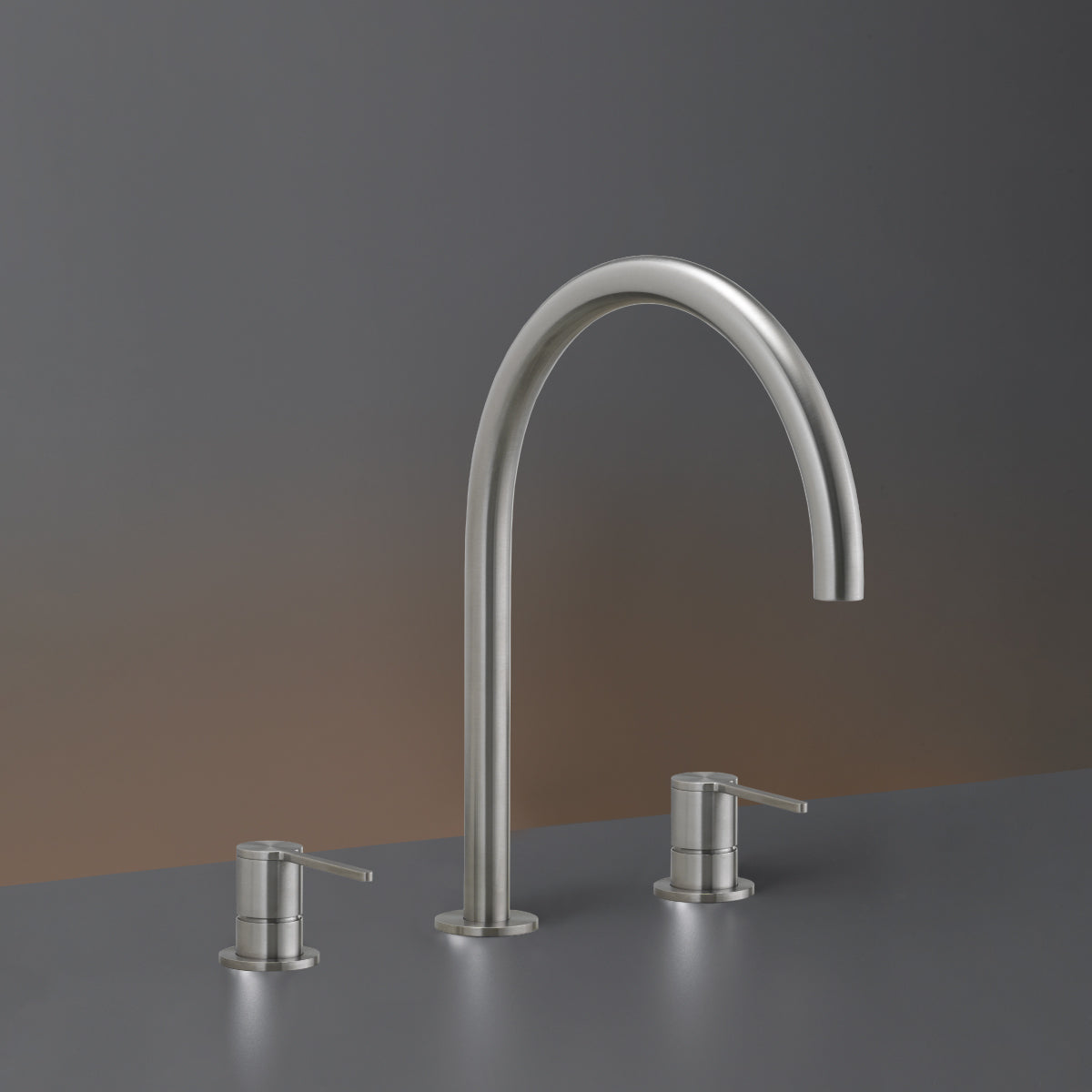 Ceadesign INNOVO -Miscelatore 3 fori con bocca di erogazione girevole H. 300 mm - INV49