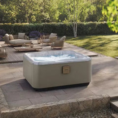 Jacuzzi Lodge+ M spa mini pool 200x185