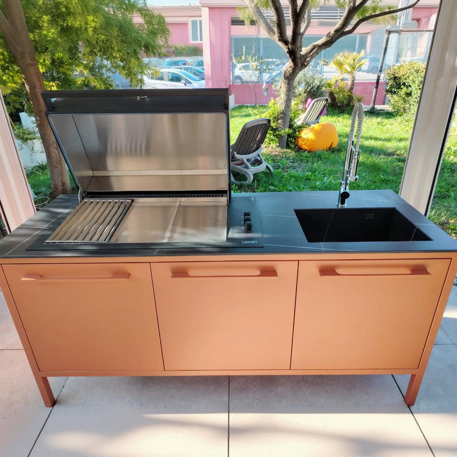 Fantin Frame cucina outdoor con bbq Fogher e top Inalco EXPO