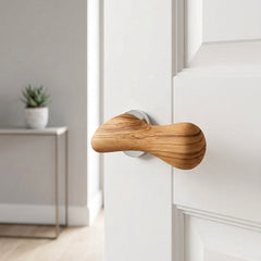 Olivari Chelsea Legno maniglia porta M232RB8B ambientata