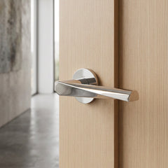 Olivari Dynamic maniglia porta M264RB8B-cr ambientata